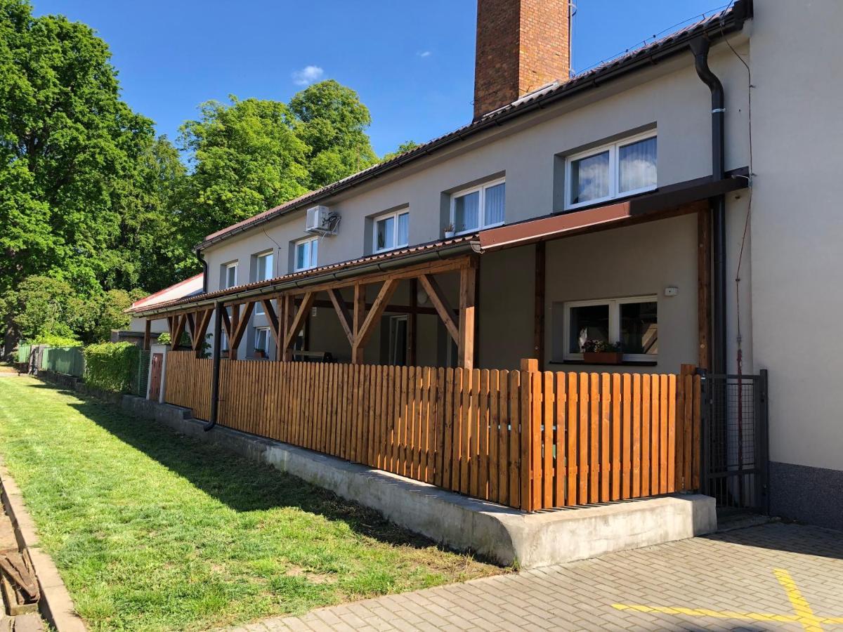 Apartament Apartman Železnice Zewnętrze zdjęcie