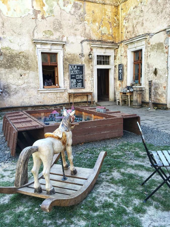Apartament Apartman Železnice Zewnętrze zdjęcie